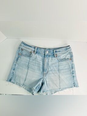 American Eagle Outfitters Light Wash Denim Cutoff Shorts Size 6